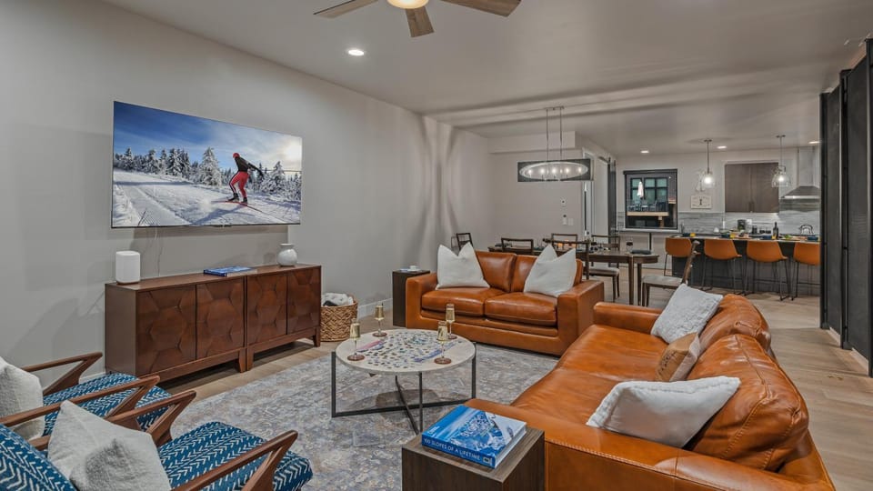 TV and multimedia, Living room, Dining area