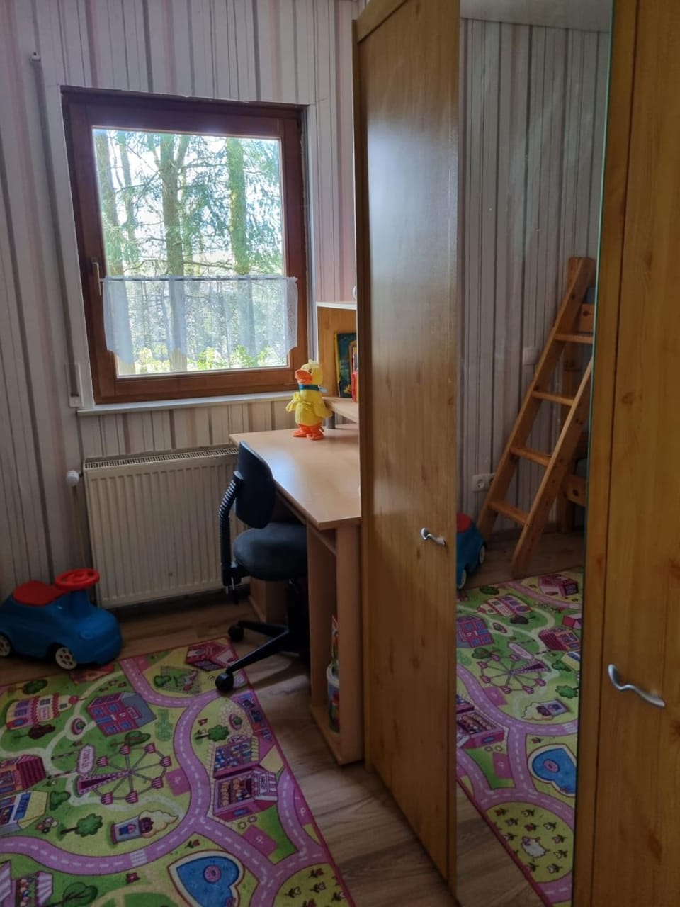 Photo of the whole room