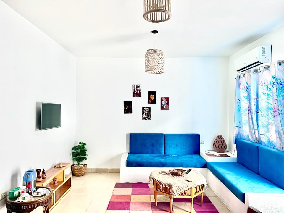 Communal lounge/ TV room, TV and multimedia, Living room, Evening entertainment