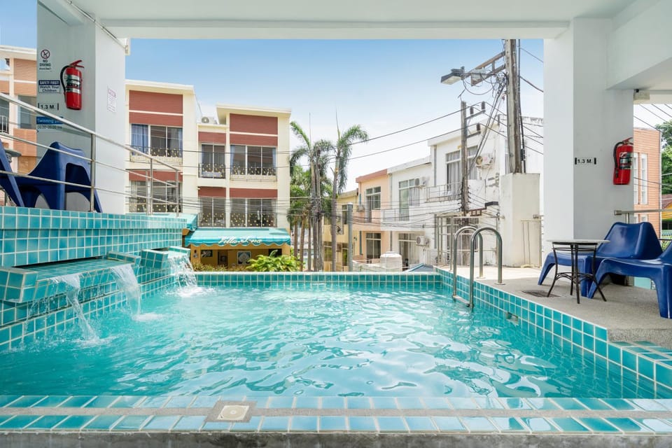 Property building, Swimming pool, Swimming pool
