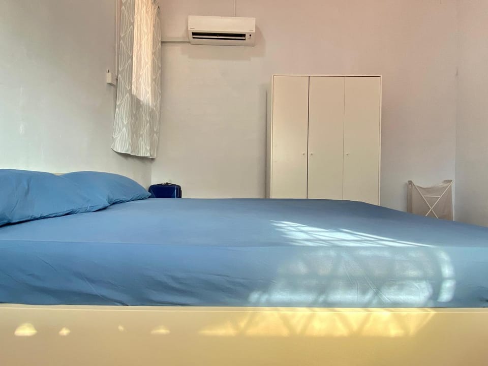 Bed, Bedroom, air conditioner