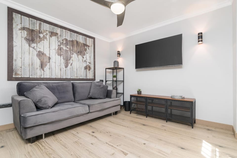 Communal lounge/ TV room, Living room