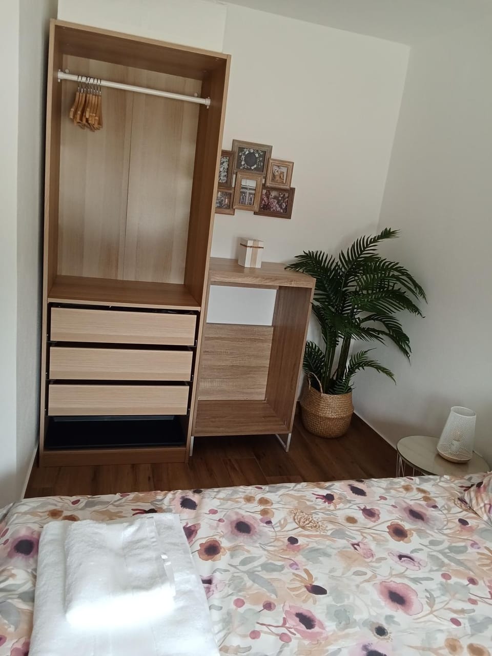 Bedroom, wardrobe