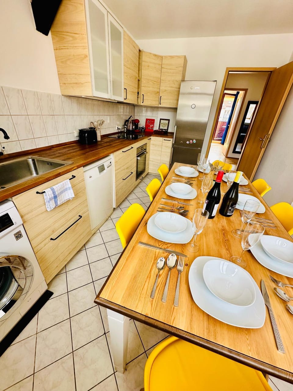 Kitchen or kitchenette, Food and drinks, Dining area, Food, dishwasher, oven, stove, washing machine