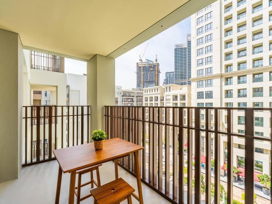 Sunset Creek Oasis: 1BR Gem Luxury Beach Apartment Apartment in Dubai