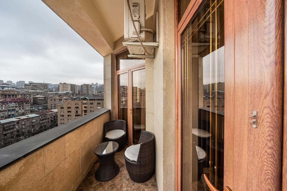 Day, View (from property/room), Balcony/Terrace, Balcony/Terrace, City view