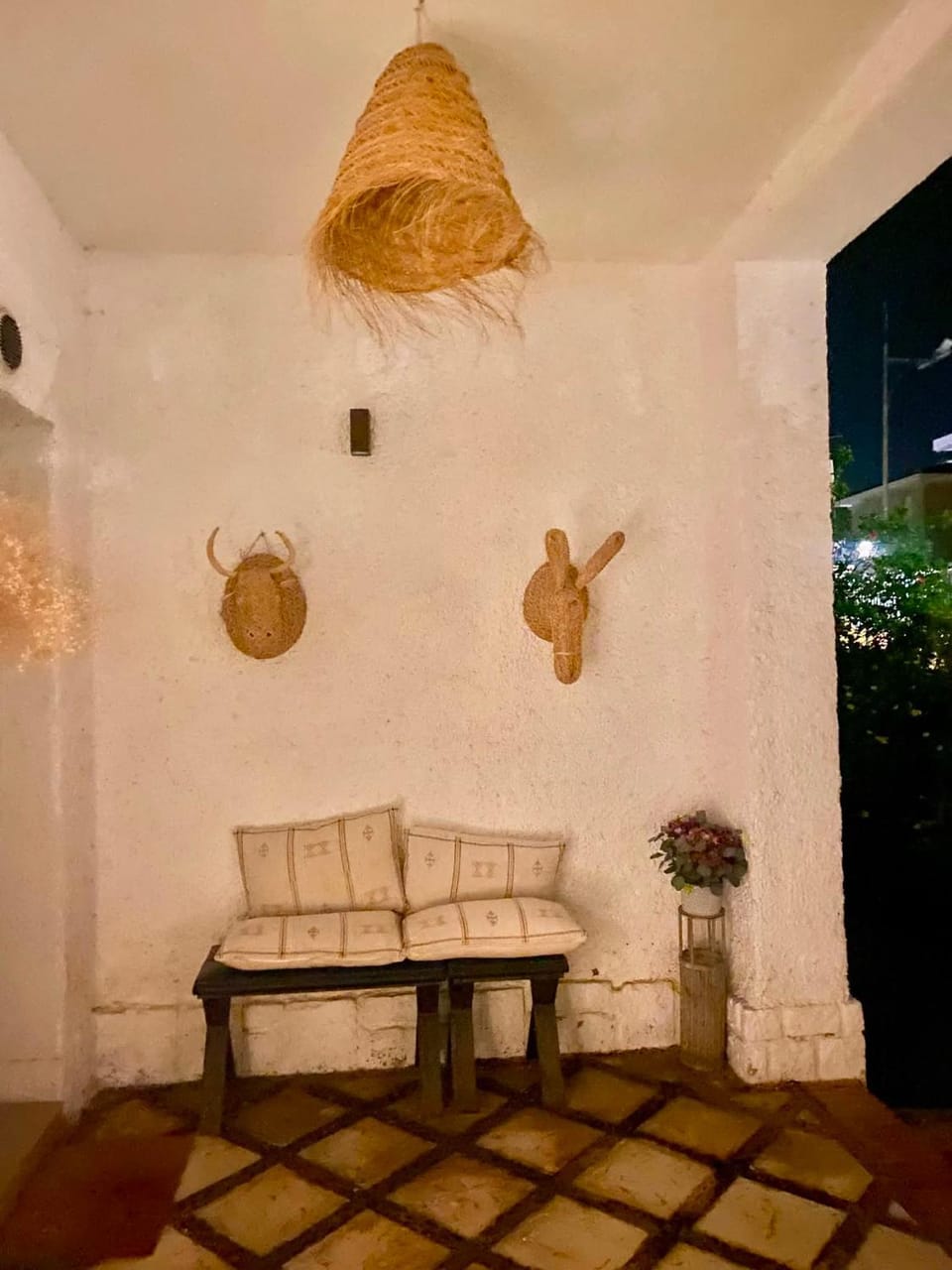 Night, Seating area