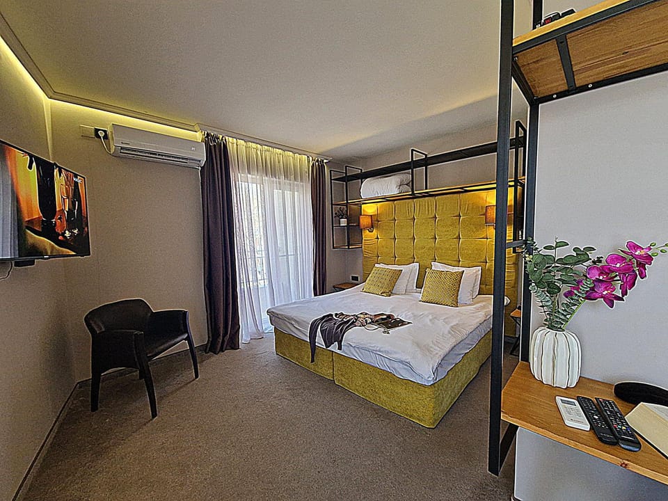 Хотел МИКАДО Hotel in Burgas