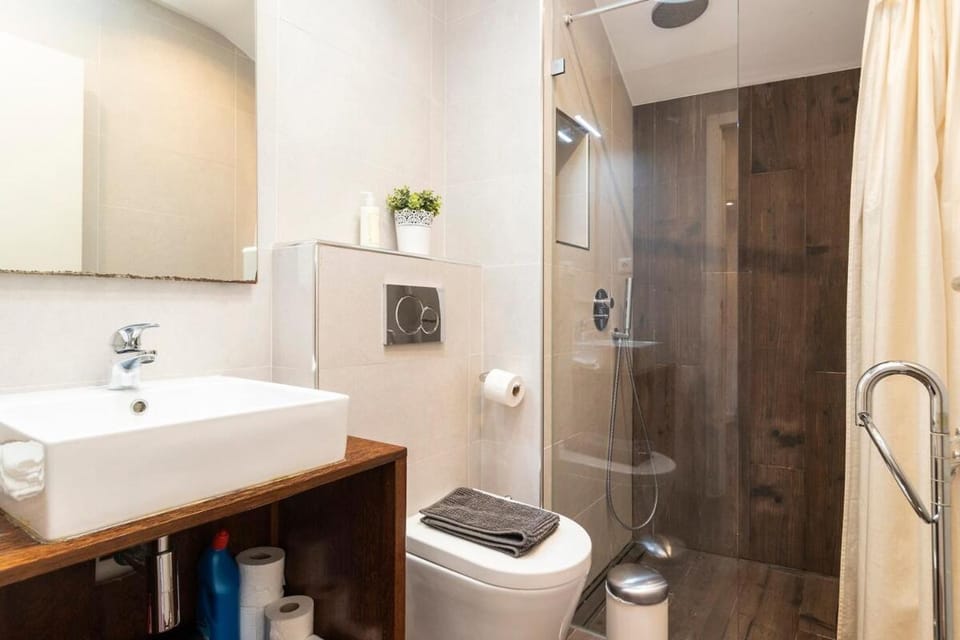 Great Duplex Apartment in Alfama with AC Apartment in Lisbon