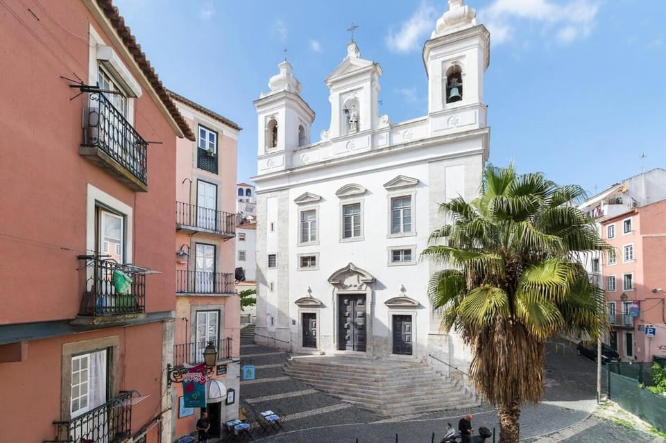 Great Duplex Apartment in Alfama with AC Apartment in Lisbon