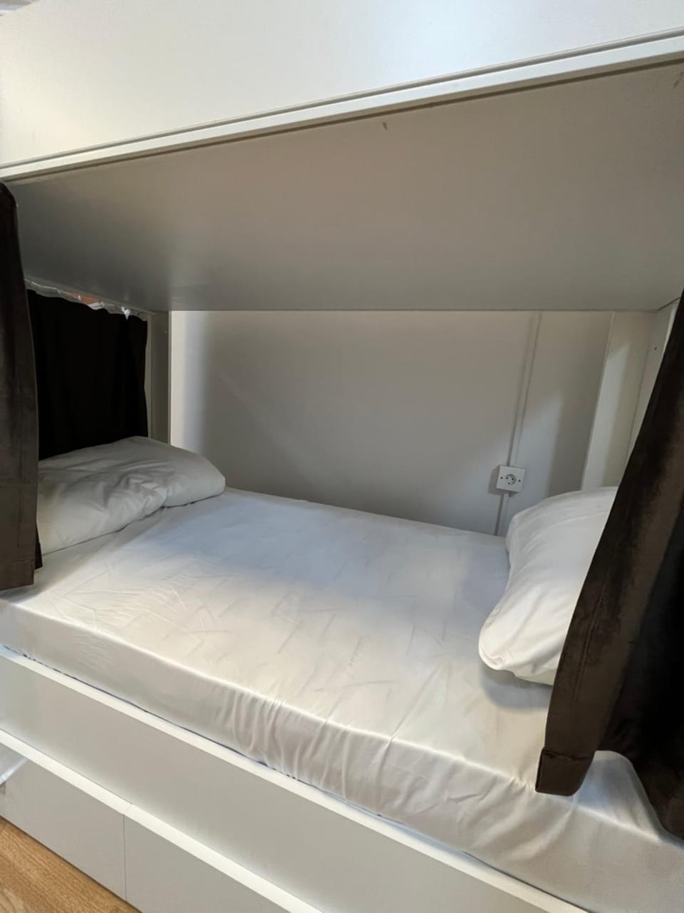 Bed, Photo of the whole room, Bedroom, bunk bed