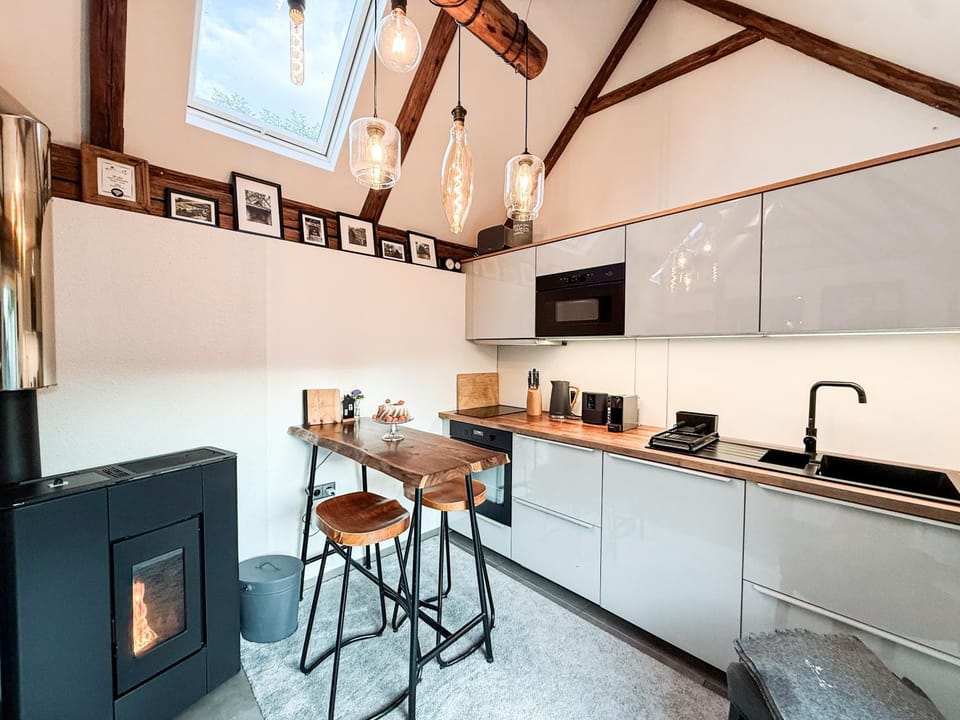 Kitchen or kitchenette, Living room