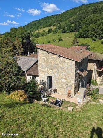 UN PETIT COIN DE CAMPAGNE Vacation rental in Auvergne-Rhône-Alpes