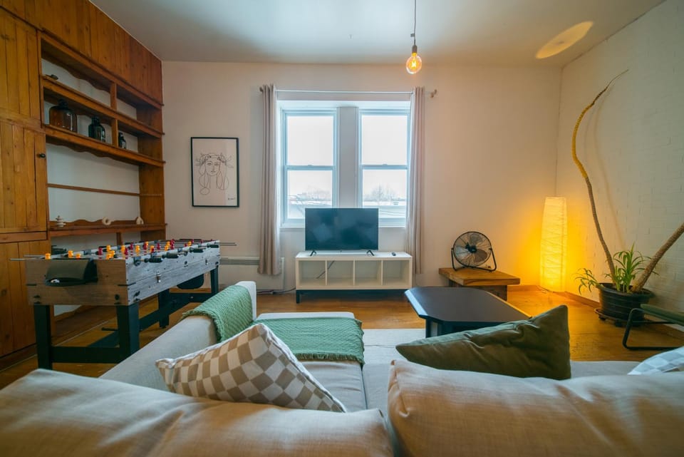 Communal lounge/ TV room, TV and multimedia, Living room, Seating area