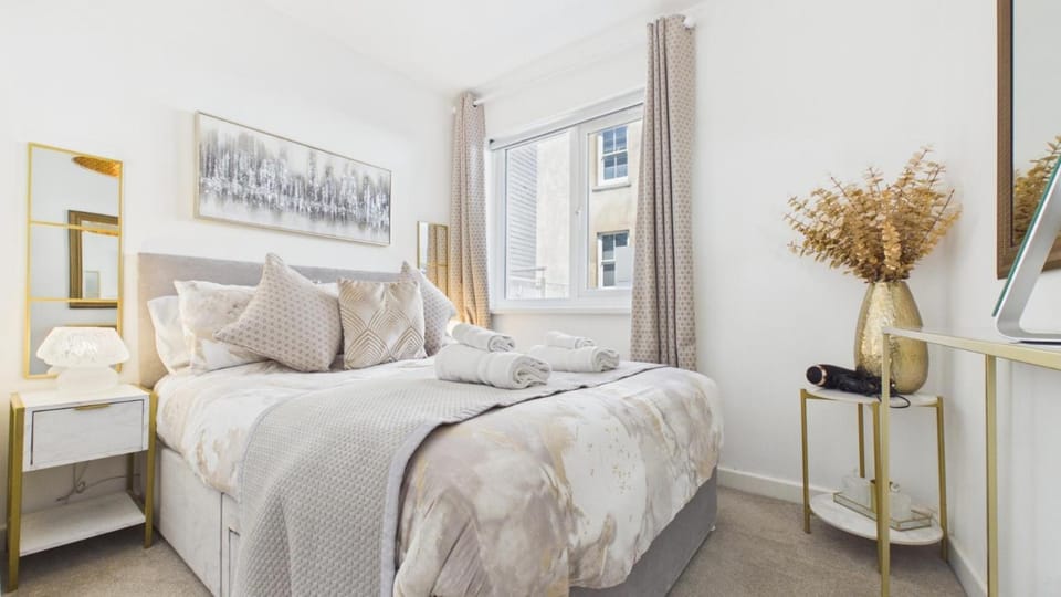 Charlton Mews - 2 Bedroom Apartment - Tenby Apartment in Wales