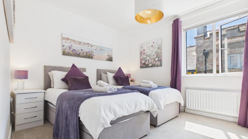 Charlton Mews - 2 Bedroom Apartment - Tenby Apartment in Wales