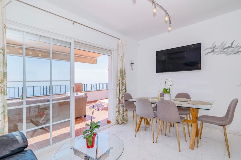 TV and multimedia, Balcony/Terrace, Living room, Dining area, Evening entertainment