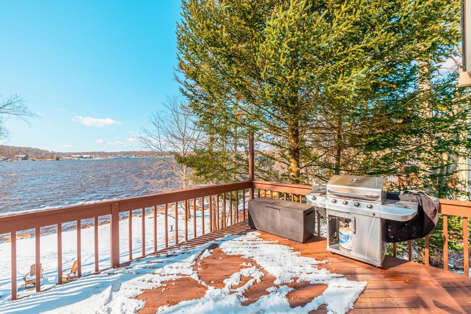 NEW Lake Access - Water Toys - Fireplace House in Coolbaugh Township