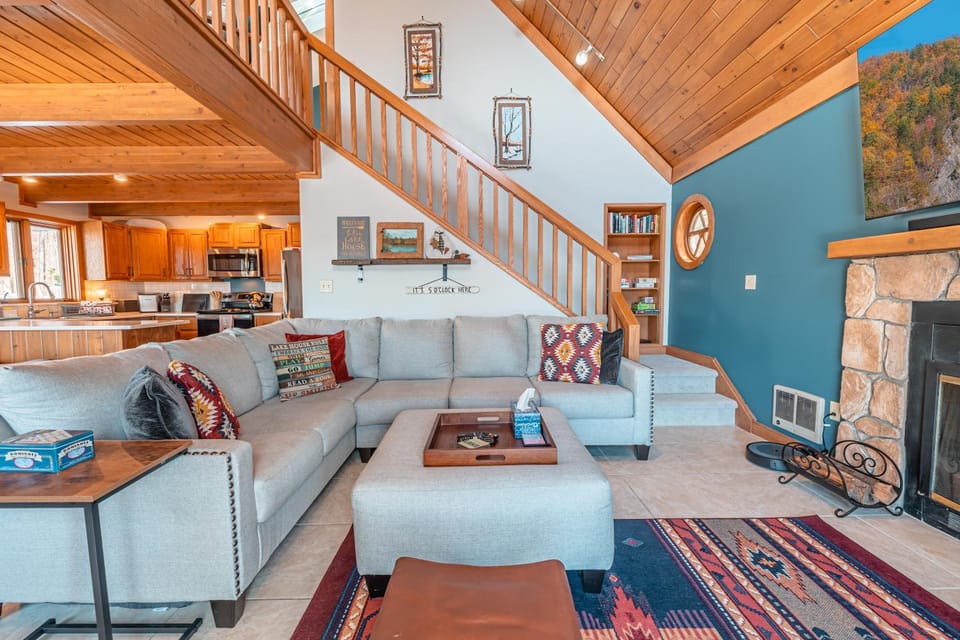 NEW Lake Access - Water Toys - Fireplace House in Coolbaugh Township