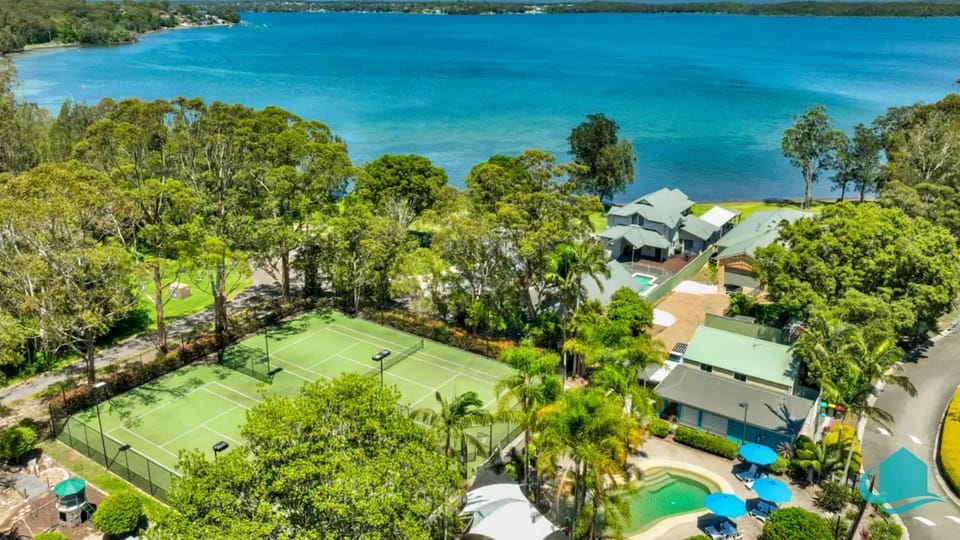 Tennis court, Lake view, Swimming pool, Swimming pool