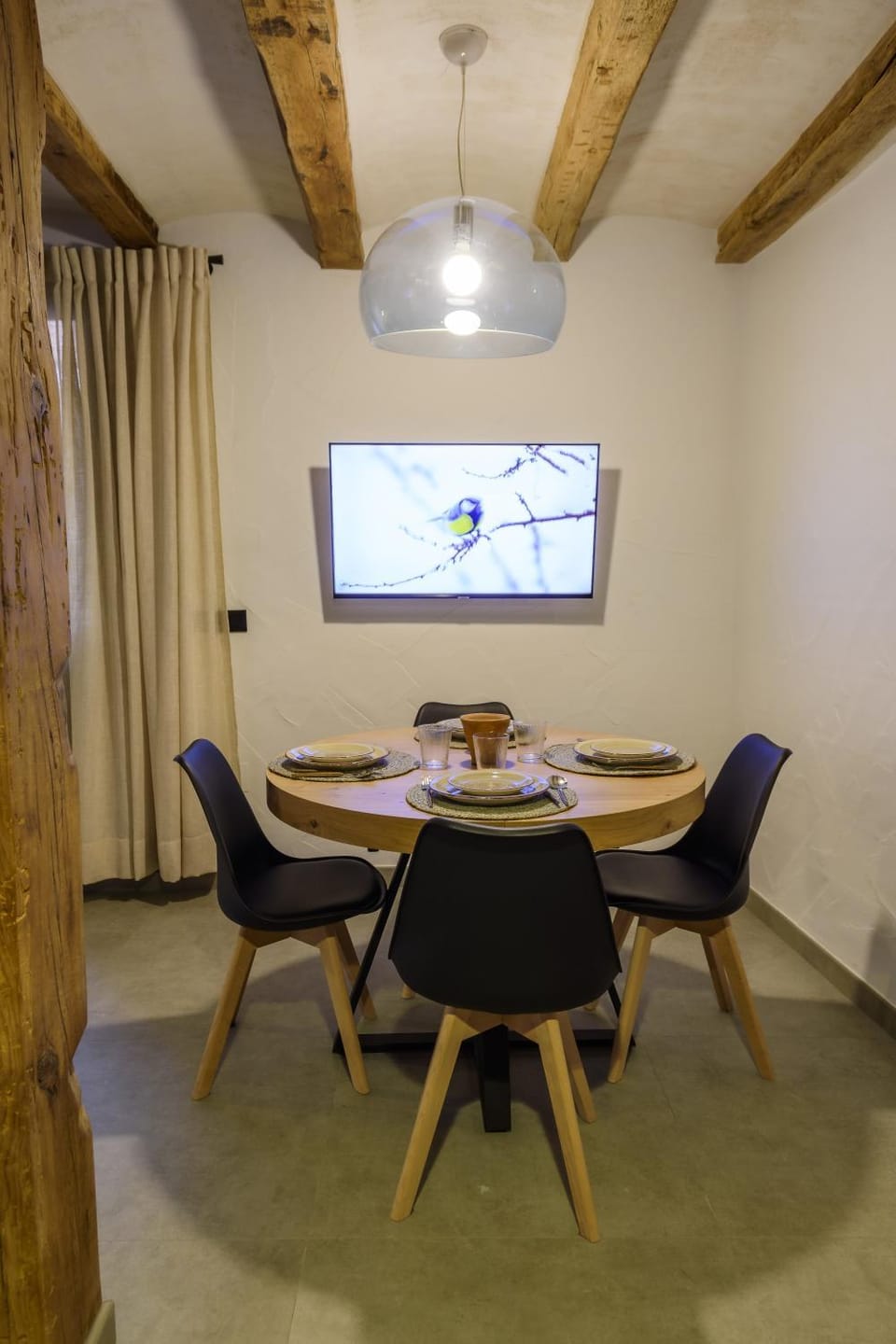 TV and multimedia, Dining area