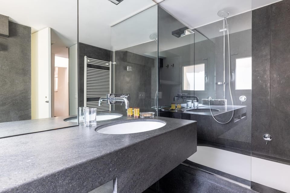 Farnesi Terrace Penthouse Apartment in Rome
