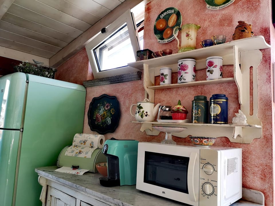 Coffee/tea facilities