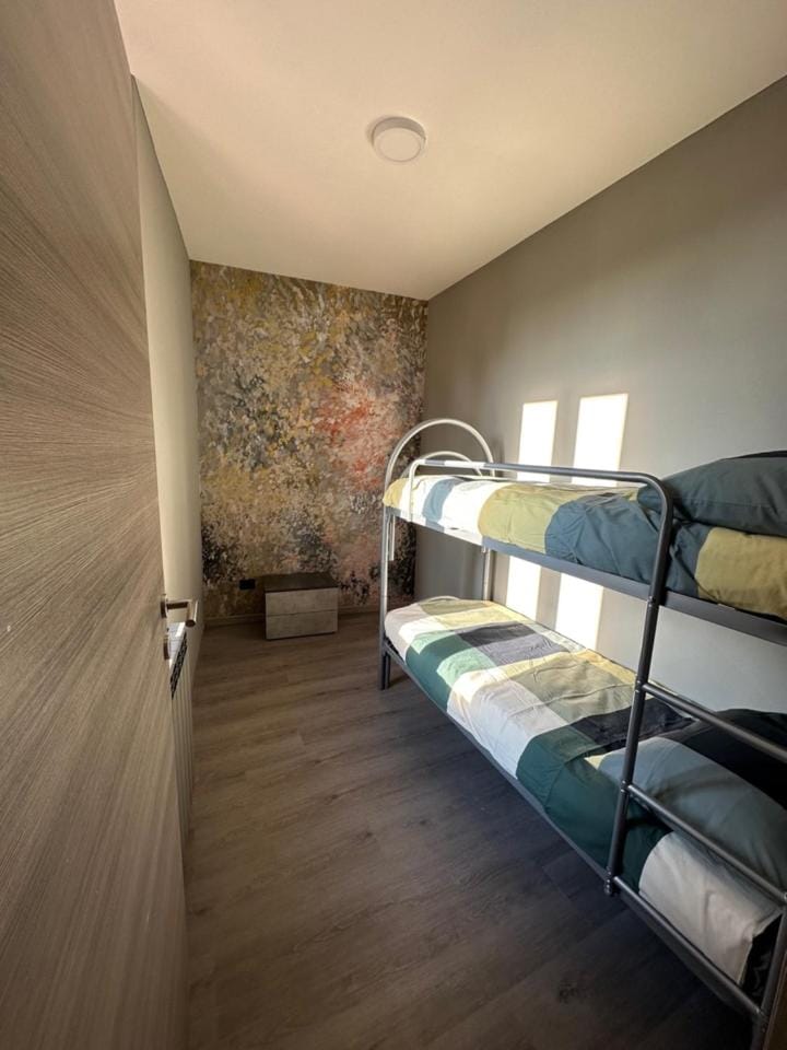 Bedroom, bunk bed