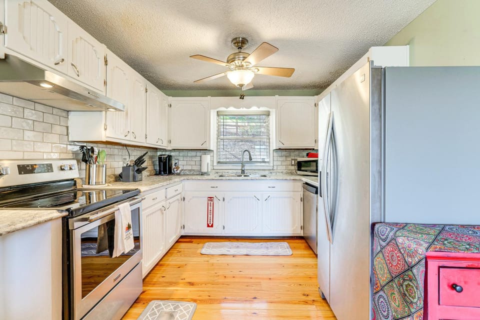 Pet-Friendly Hiawassee Cabin w/ Lake Views & Sauna Cabin in Georgia