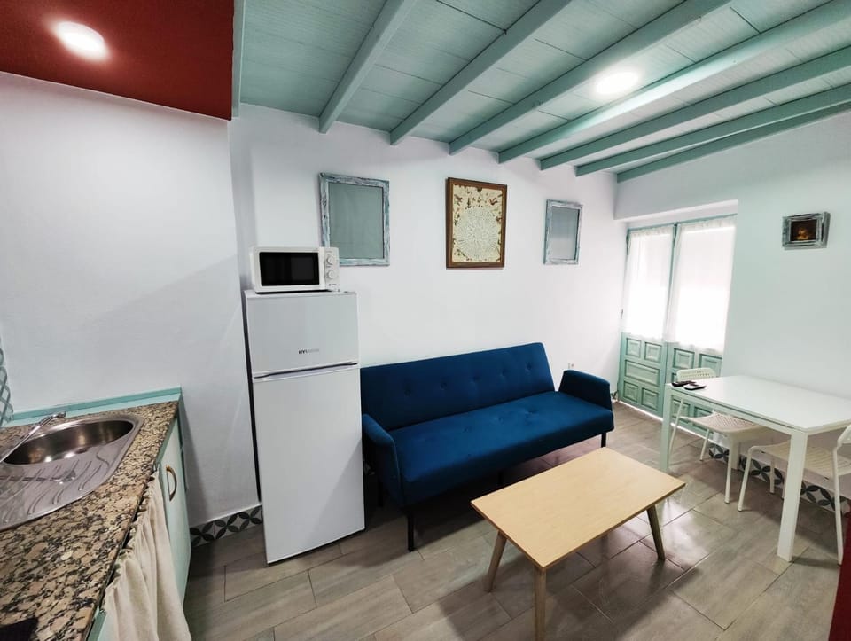 TV and multimedia, Kitchen or kitchenette, Living room, Seating area, Dining area, minibar