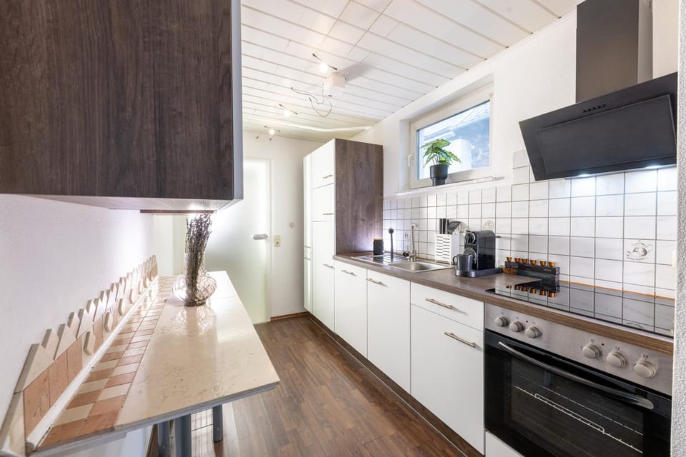 Kitchen or kitchenette, kitchen, kitchen