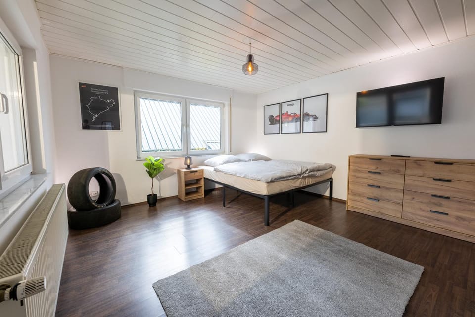 TV and multimedia, Living room, Bedroom
