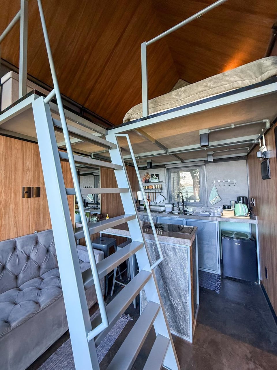 Kitchen or kitchenette, Living room, Seating area, Dining area