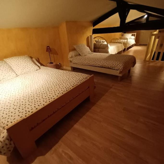 Gite 3 chambres, 2 à 10 pers et jardin clôturé House in Nouvelle-Aquitaine