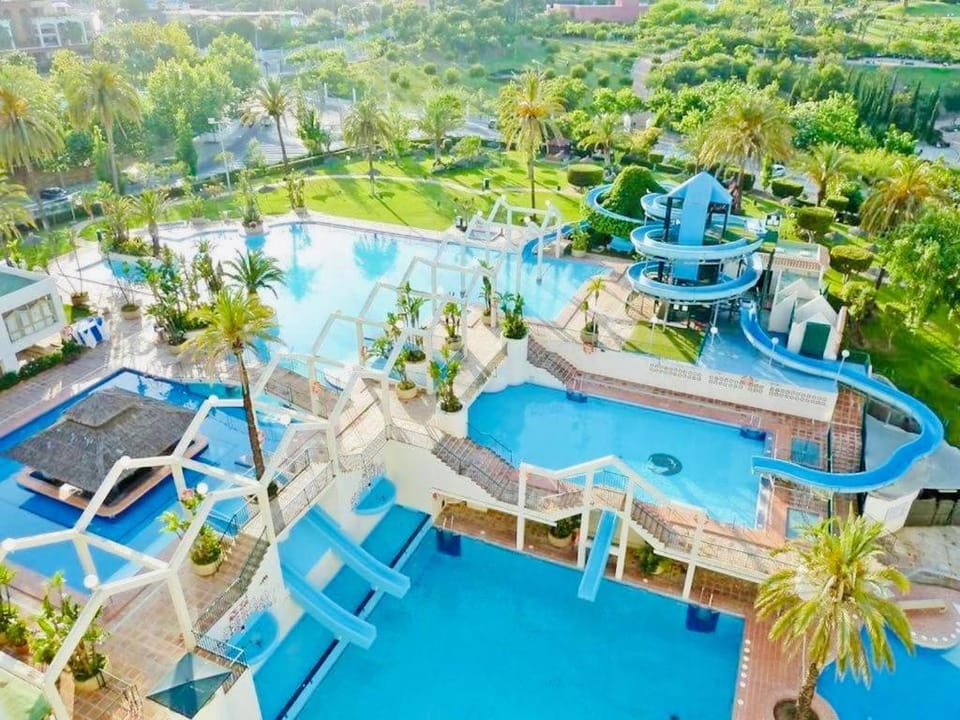 Aqua park, Swimming pool