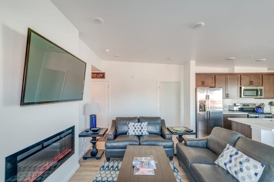 Modern Bozeman Condo w/ Balcony & Mountain Views! House in Bozeman