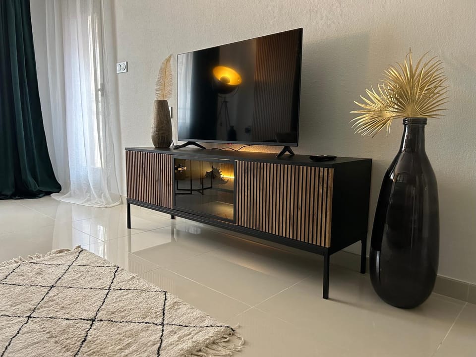 Communal lounge/ TV room, TV and multimedia, Evening entertainment