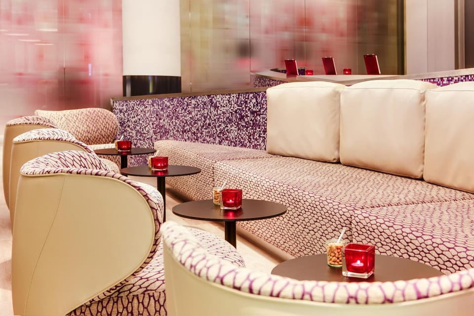 Lounge or bar, Seating area