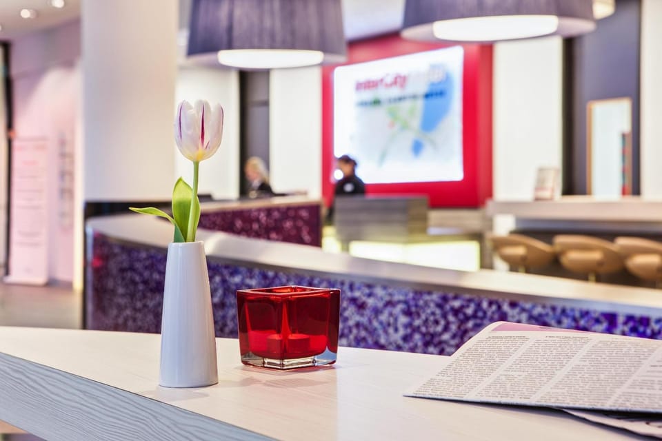 Staff, Lobby or reception, Lounge or bar, Seating area