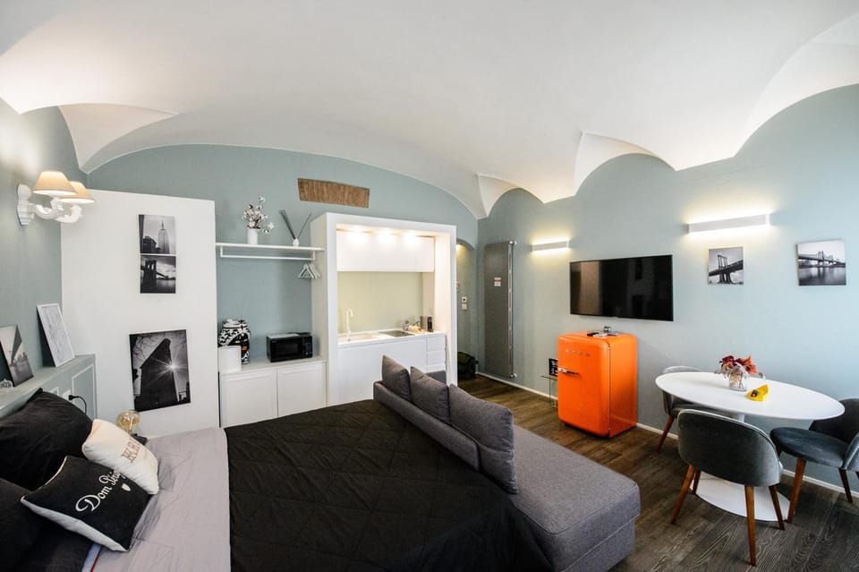 Communal lounge/ TV room, TV and multimedia, Kitchen or kitchenette, Living room, Seating area, Dining area, Evening entertainment, minibar, oven