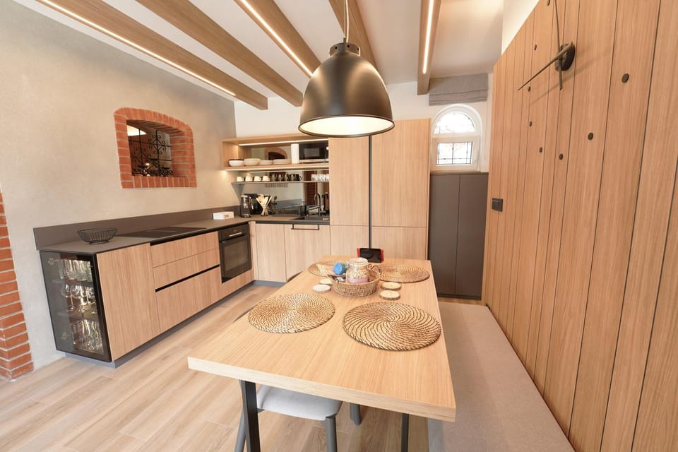 Coffee/tea facilities, Kitchen or kitchenette, Decorative detail, Dining area, dishwasher, heating, internet, oven, stove, toaster, kitchen, air conditioner