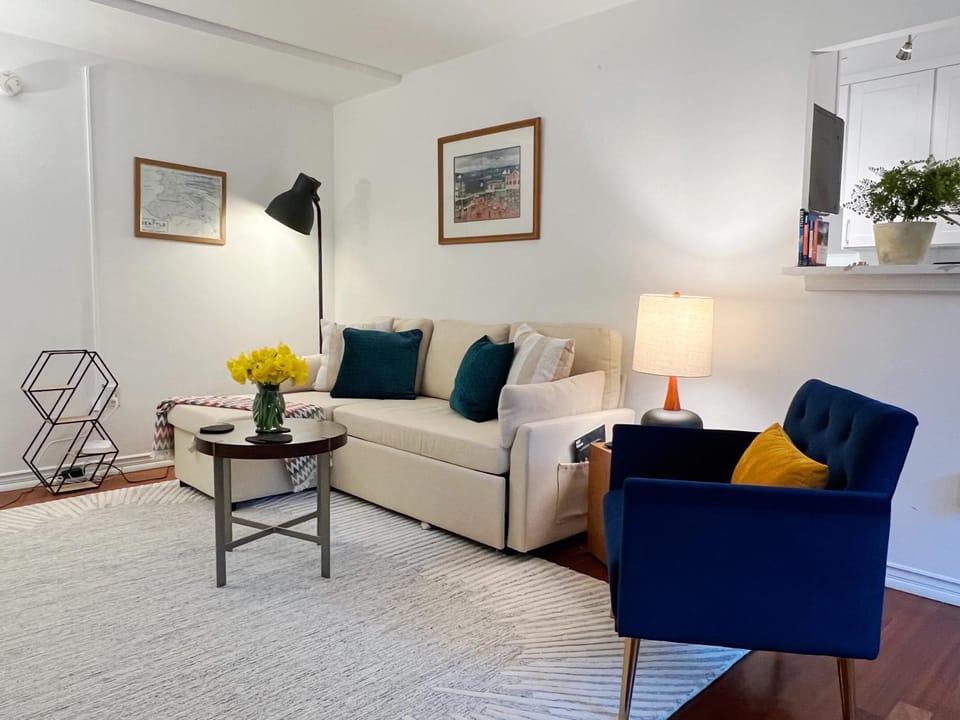 Living room, Seating area