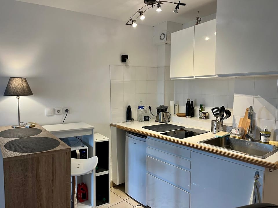 Dining area, kitchen