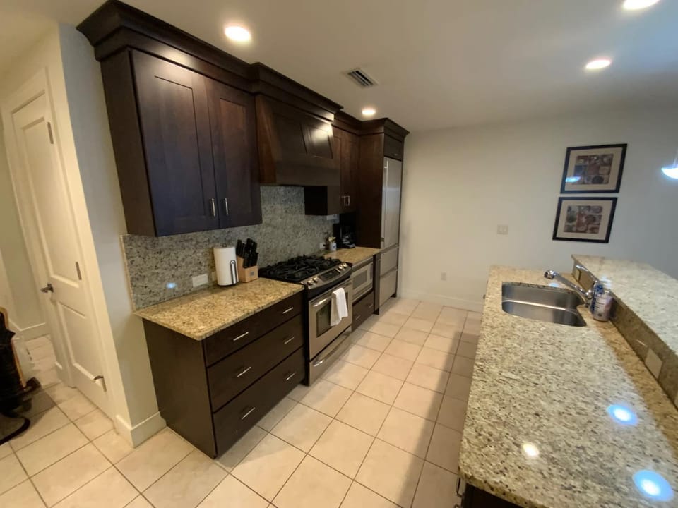Spacious furnished suite at Peninsula Bay Resort House in Michigan