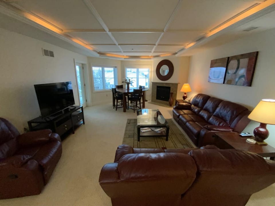 Spacious furnished suite at Peninsula Bay Resort House in Michigan