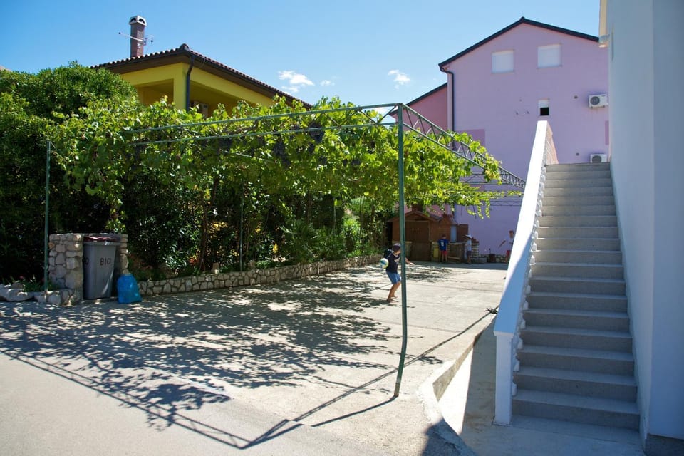 Patio, BBQ facilities