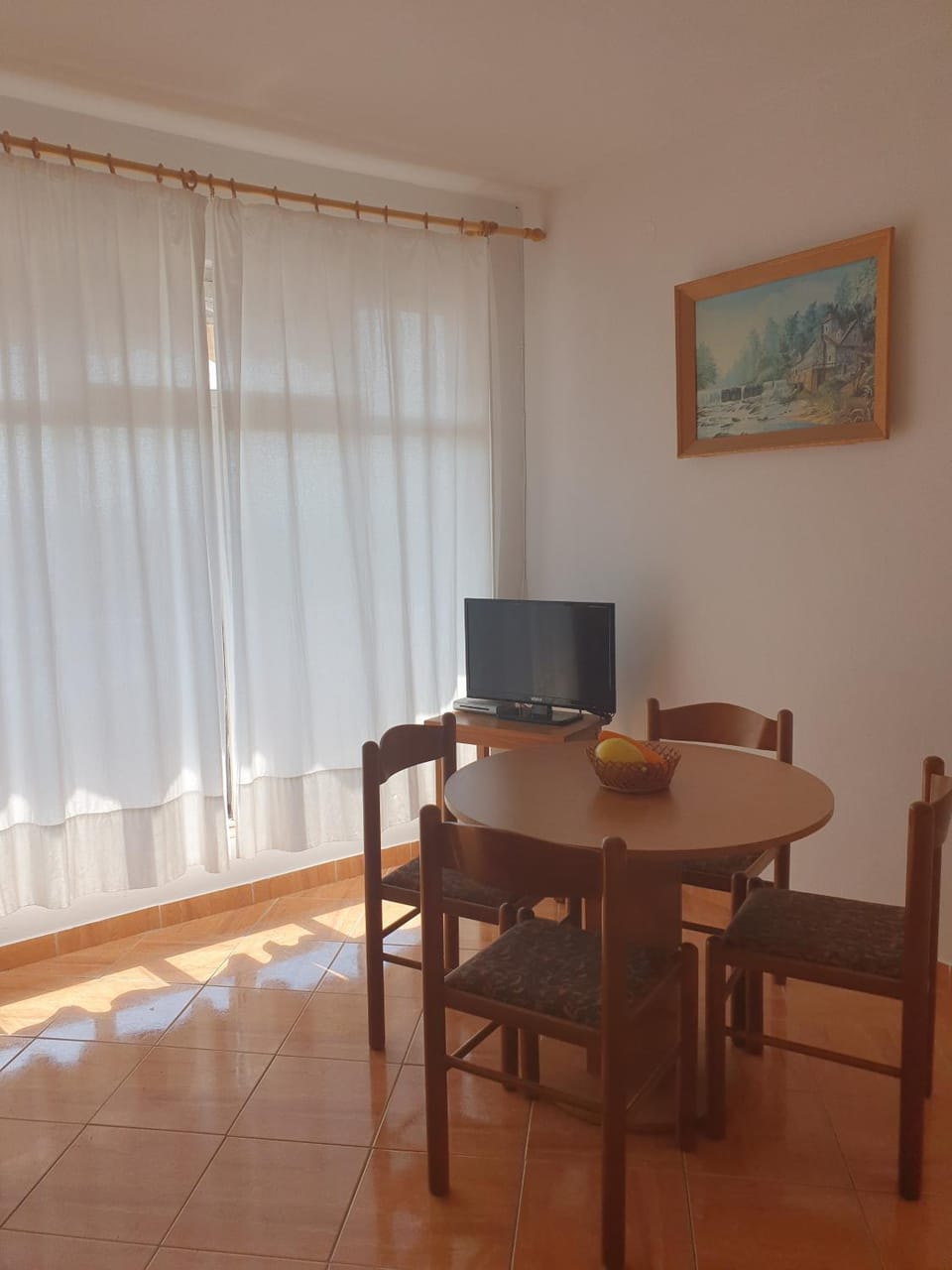 TV and multimedia, Dining area
