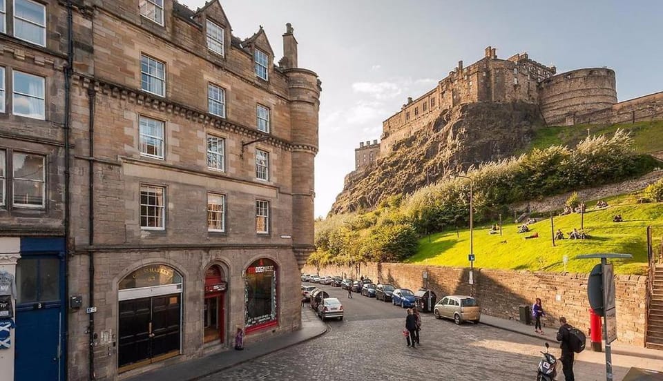 3 Bedrooms Flat in Central Edinburgh Old Town Sleeps 6 Apartment in Edinburgh