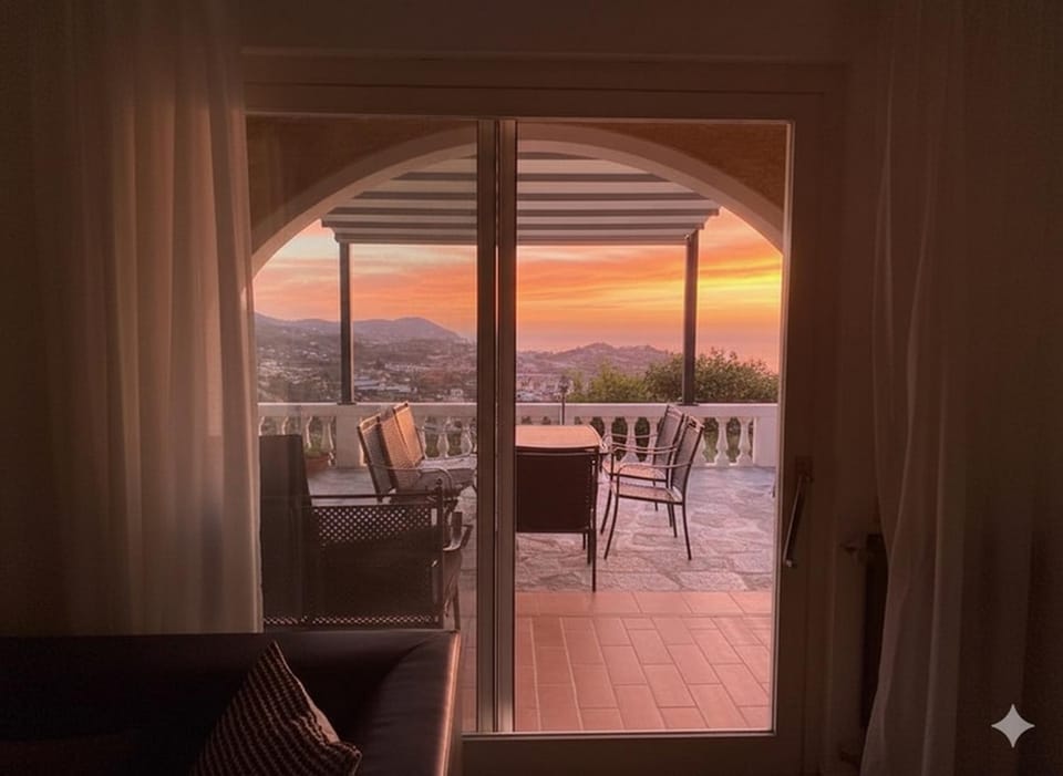 Balcony/Terrace, Living room