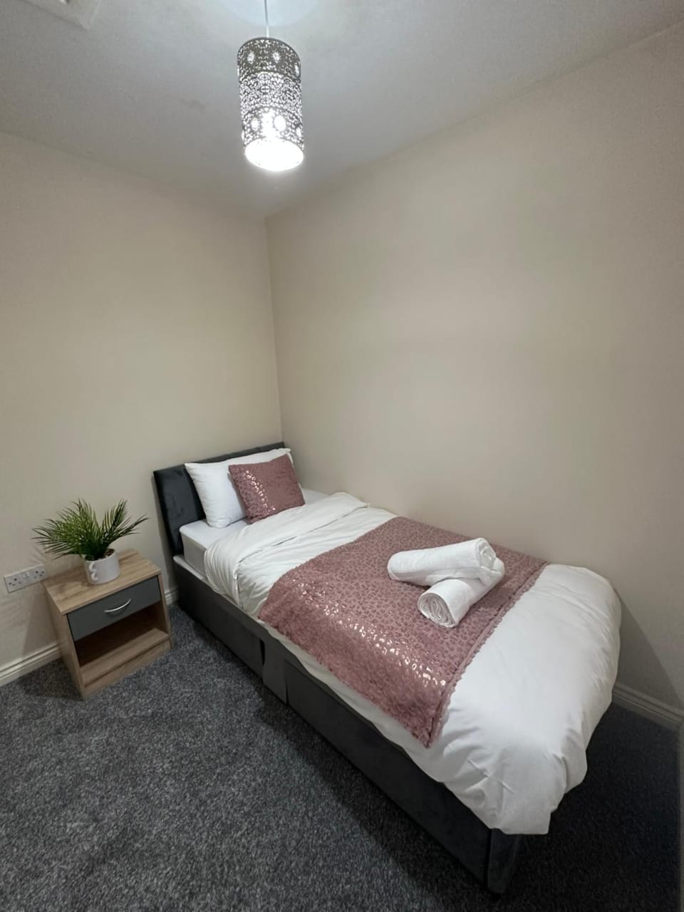 City Airport Apartment Apartment in England